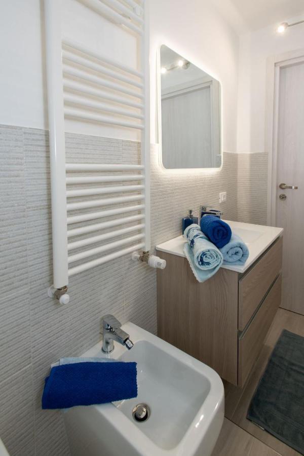 The Palm Sisters - Navigli, Bocconi Apartment Milan Exterior photo